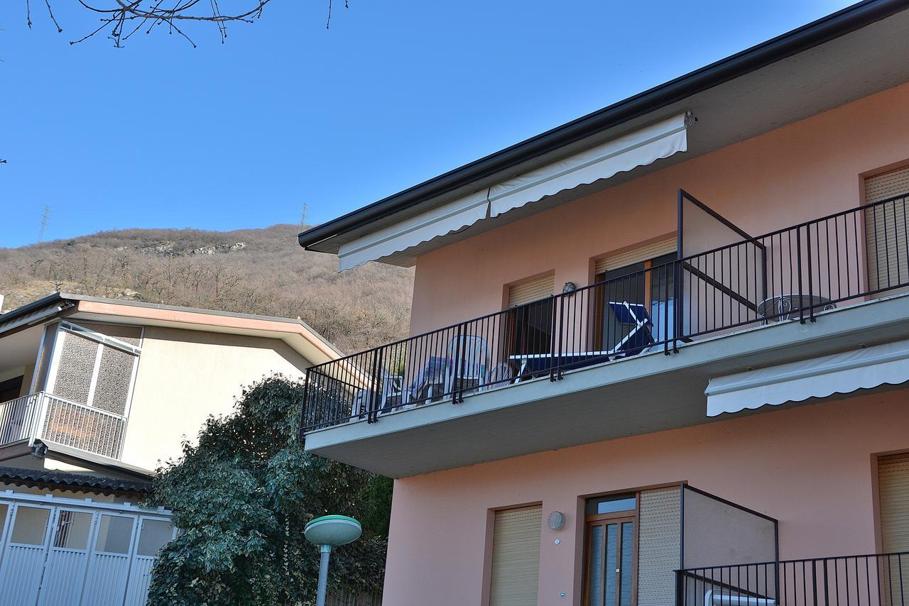 Residenza Candor With Pool Malcesine Zewnętrze zdjęcie