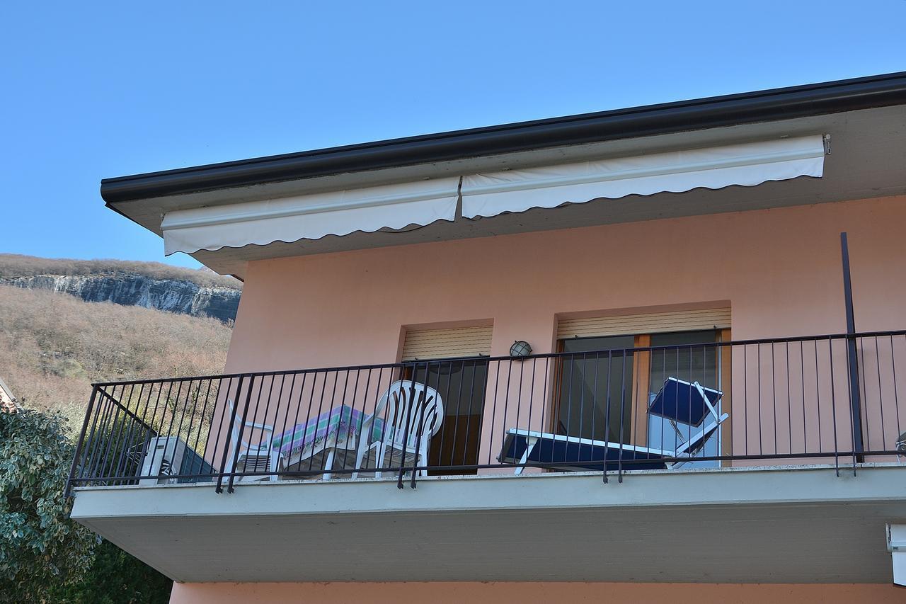 Residenza Candor With Pool Malcesine Zewnętrze zdjęcie