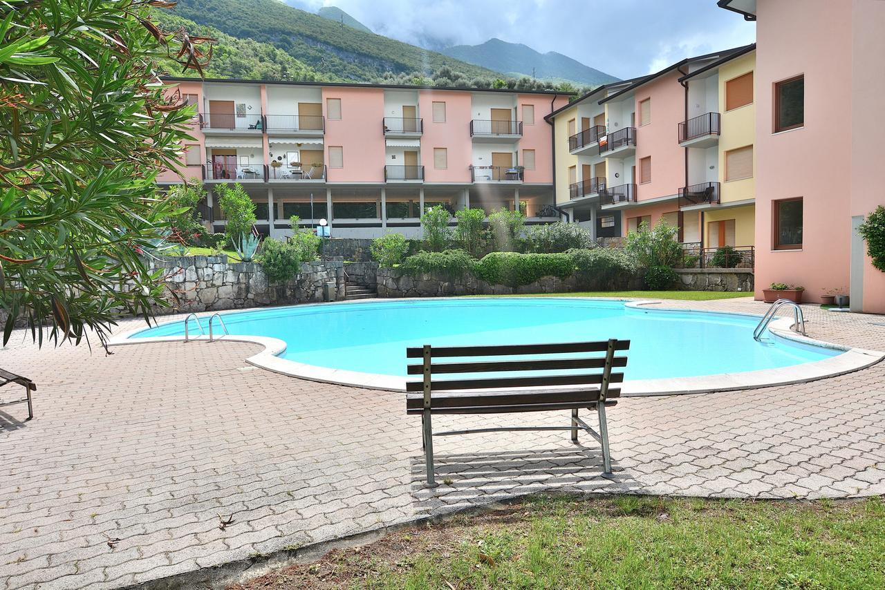 Residenza Candor With Pool Malcesine Zewnętrze zdjęcie