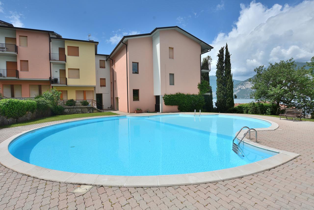 Residenza Candor With Pool Malcesine Zewnętrze zdjęcie