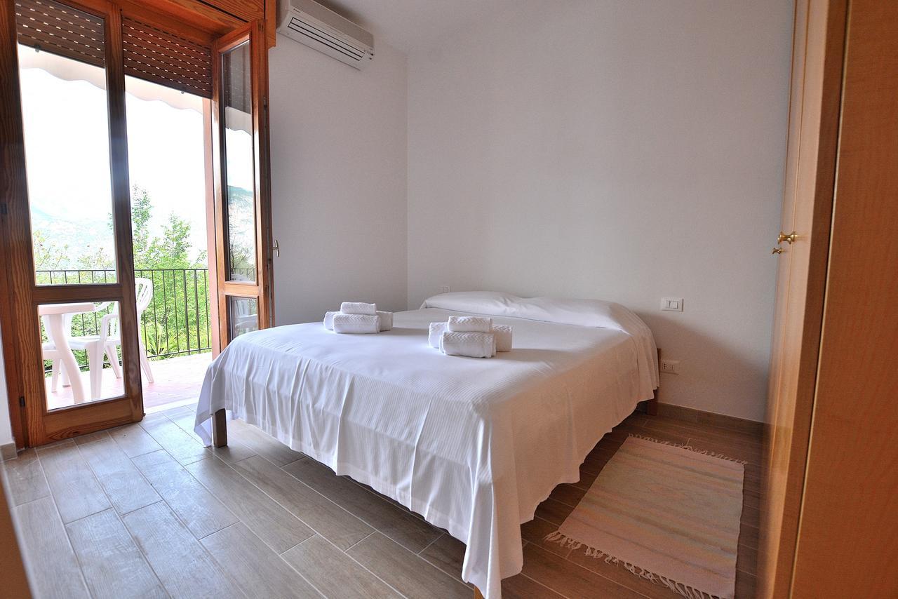 Residenza Candor With Pool Malcesine Zewnętrze zdjęcie